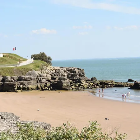 Beautiful Home In Royan With Wifi *