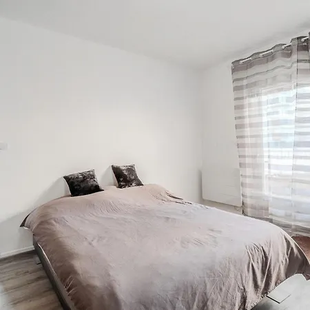 בית נופש Beautiful Home In Royan With Wifi