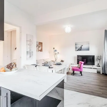 Beautiful Home In Royan With Wifi *
