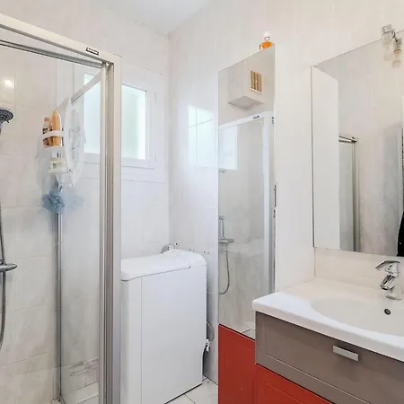 Beautiful Home In Royan With Wifi