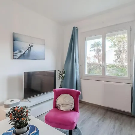 בית נופש Beautiful Home In Royan With Wifi רויאן
